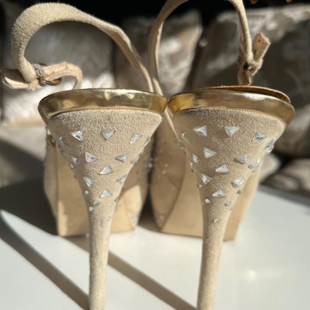 Shoes - Picture 2 of 6